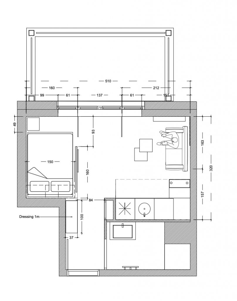 Aménagement et décoration d'un studio acheté en VEFA (Vente en l'État Futur d'Achèvement) dans les tons kaki et noir. Création d'une chambre avec claustras en bois. Gris, Bois, Cuisine noir, claustra, cloison, aménagement de petits espaces, Cuisine, espace chambre. Fanny Guegan Architecte d'intérieur et décoration au Val d'Europe, Seine-et-Marne près de Paris