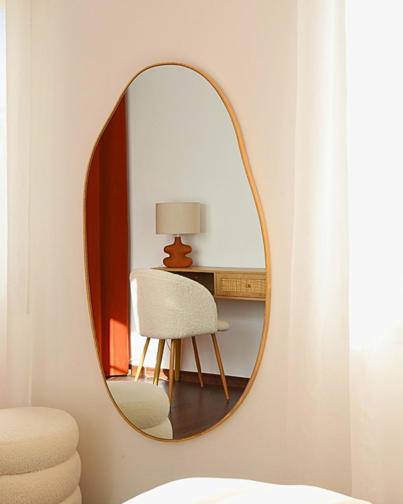 amenagement-renovation-salon-banquette-coinbanquette - Paris - Val d'Europe - Chessy - Serris - lagnysurmarne - chantier-travaux-projet-decoration-agencement-architecture-interieure-agence-beige-rose-déco-chaleureux-claustras - Fanny-Guegan-architecte-intérieur-décoratrice