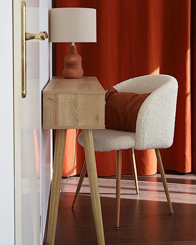 amenagement-renovation-salon-banquette-coinbanquette - Paris - Val d'Europe - Chessy - Serris - lagnysurmarne - chantier-travaux-projet-decoration-agencement-architecture-interieure-agence-beige-rose-déco-chaleureux-claustras - Fanny-Guegan-architecte-intérieur-décoratrice