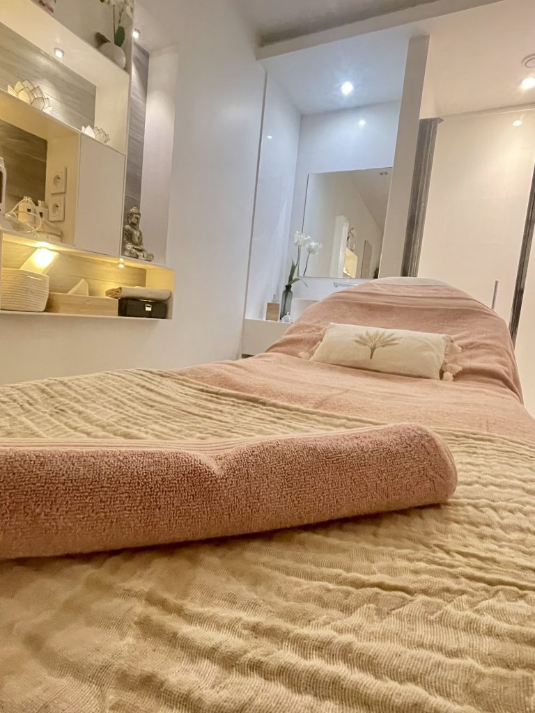 amenagement-renovation-commerce-bureaux-salledebain - Paris - Val d'Europe - Chessy - Serris - lagnysurmarne - chantier-travaux-projet-decoration-agencement-architecture-interieure-agence-cabinesoin-spa-aménagementprofesionnel - Fanny- Guegan 1