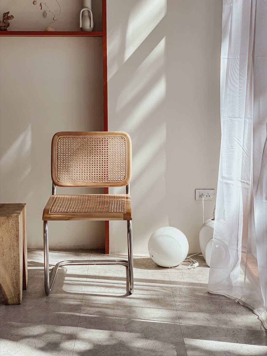 chaise design dans un environnement chaleureux chic et cosy