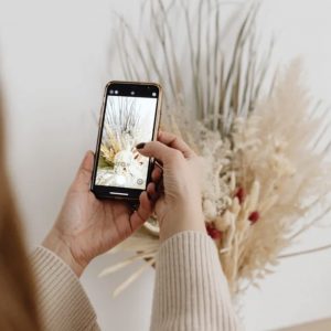 Quiz déco - Identifiez votre style ! Téléchargez et découvrez en quelques minutes le style qui vous correspond vraiment, pour créer un intérieur qui ressemble à votre style de vie et à vos goûts. Description : Vous voulez savoir quel style déco reflète le mieux votre personnalité et vos besoins? Ce quiz déco interactif vous guide pas à pas pour identifier vos préférences en matière de couleurs, matériaux, ambiance et mobilier. En seulement quelques minutes, vous aurez : Une description clair de votre style déco Des conseils pratiques pour les appliquer à votre intérieur Pour qui ?  Les particuliers souhaitant mieux se projeter dans leur intérieur Toute personne souhaitant faire évoluer son intérieur de manière cohérente, simple et rapide ou pour s'amuser tout simplement Contenu :  Fichier PDF de 6 pages à télécharger immédiatement Un questionnaire ludique et facile à compléter Des résultats personnalisés et conseils concrets